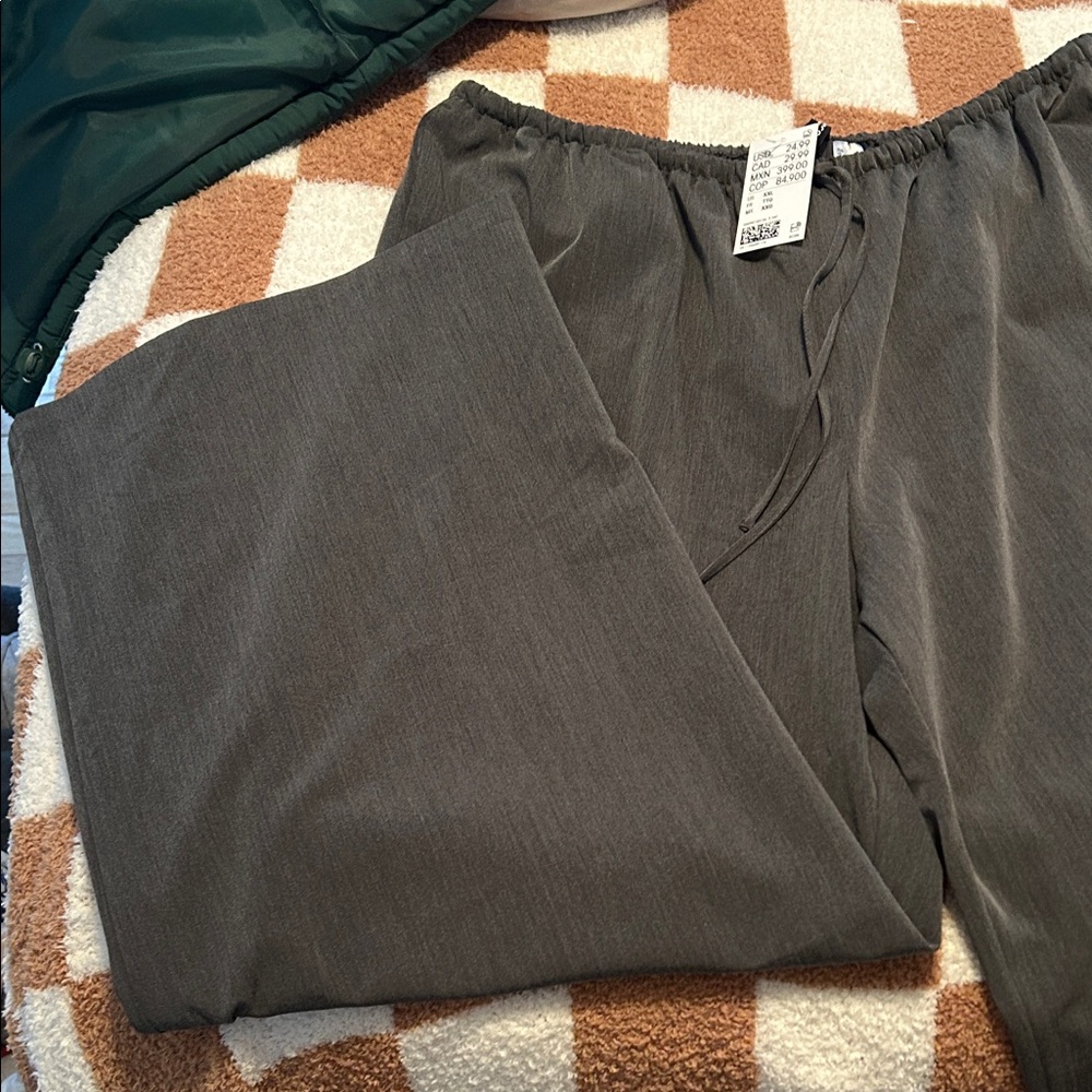 Grey  Drawstring Pants - Picture 5 of 6